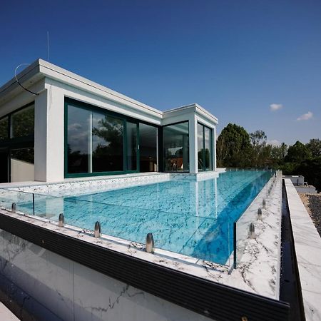 Villa Bauhaus Wellness Apartments 207 - Petiteplage Шиофок Экстерьер фото
