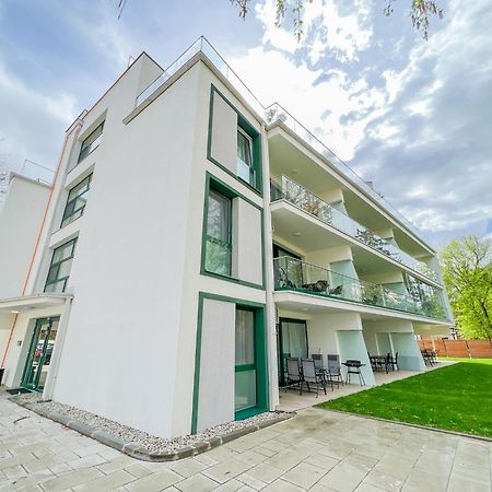 Villa Bauhaus Wellness Apartments 207 - Petiteplage Шиофок Экстерьер фото