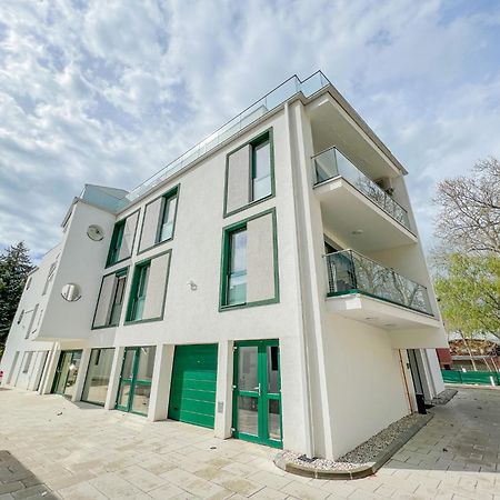 Villa Bauhaus Wellness Apartments 207 - Petiteplage Шиофок Экстерьер фото