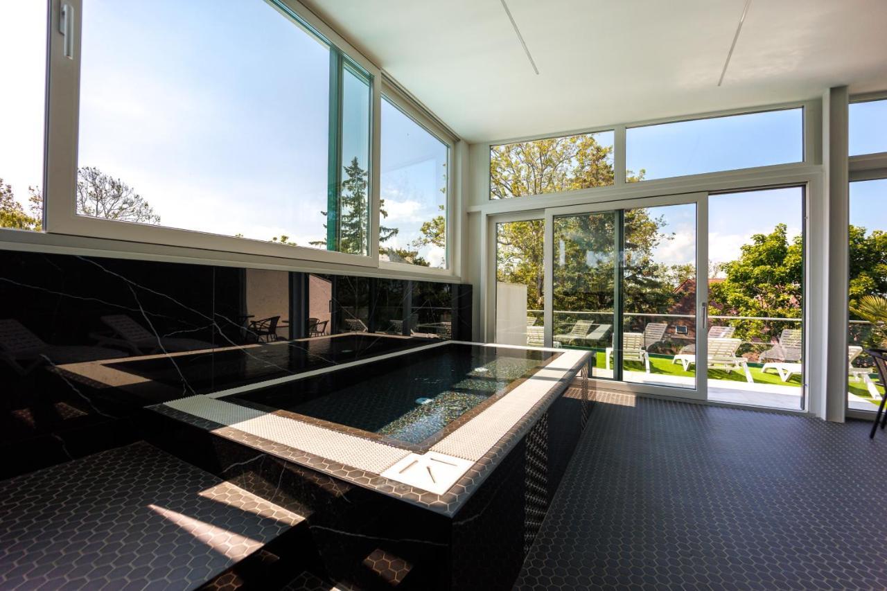 Villa Bauhaus Wellness Apartments 207 - Petiteplage Шиофок Экстерьер фото