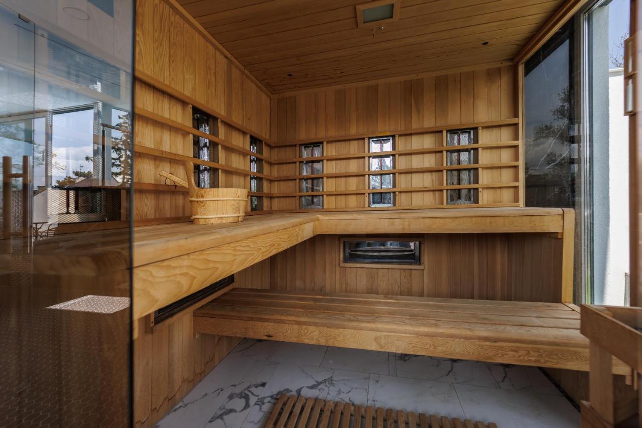 Villa Bauhaus Wellness Apartments 207 - Petiteplage Шиофок Экстерьер фото
