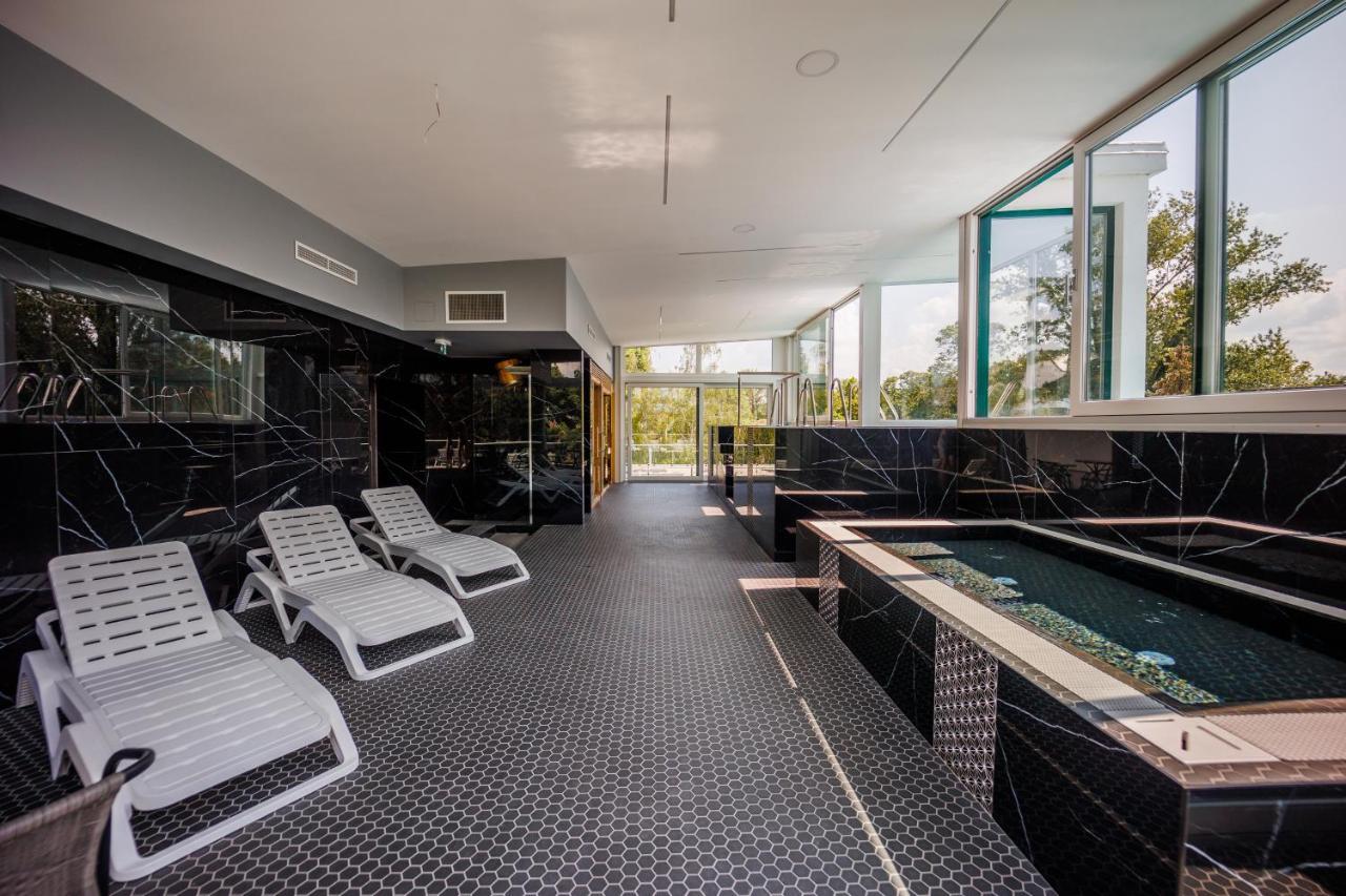Villa Bauhaus Wellness Apartments 207 - Petiteplage Шиофок Экстерьер фото