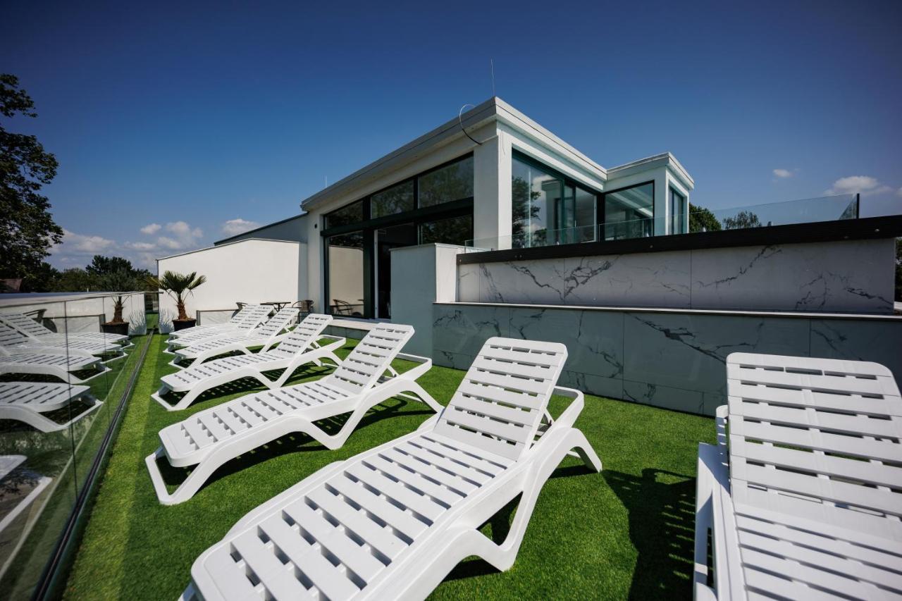 Villa Bauhaus Wellness Apartments 207 - Petiteplage Шиофок Экстерьер фото