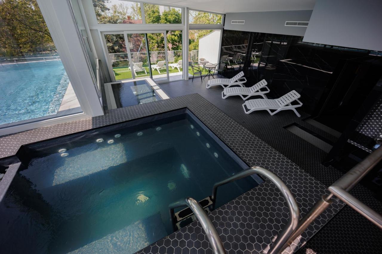 Villa Bauhaus Wellness Apartments 207 - Petiteplage Шиофок Экстерьер фото