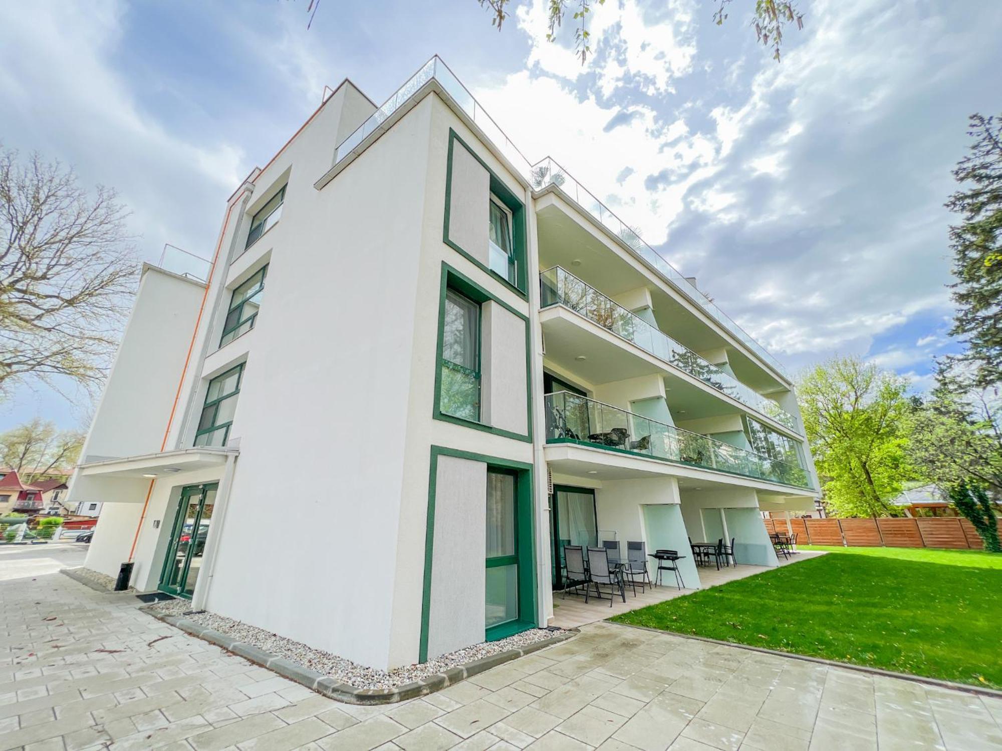 Villa Bauhaus Wellness Apartments 207 - Petiteplage Шиофок Экстерьер фото
